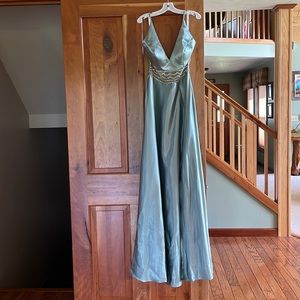 NWT gown